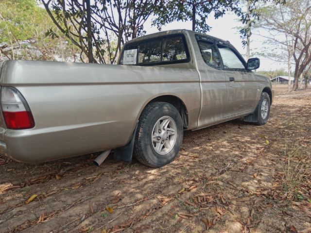 Mitsubishi L200-Strada 2001 รุ่นย่อยอื่นๆ Pickup ดีเซล เกียร์ธรรมดา น้ำตาล รูปที่ 2