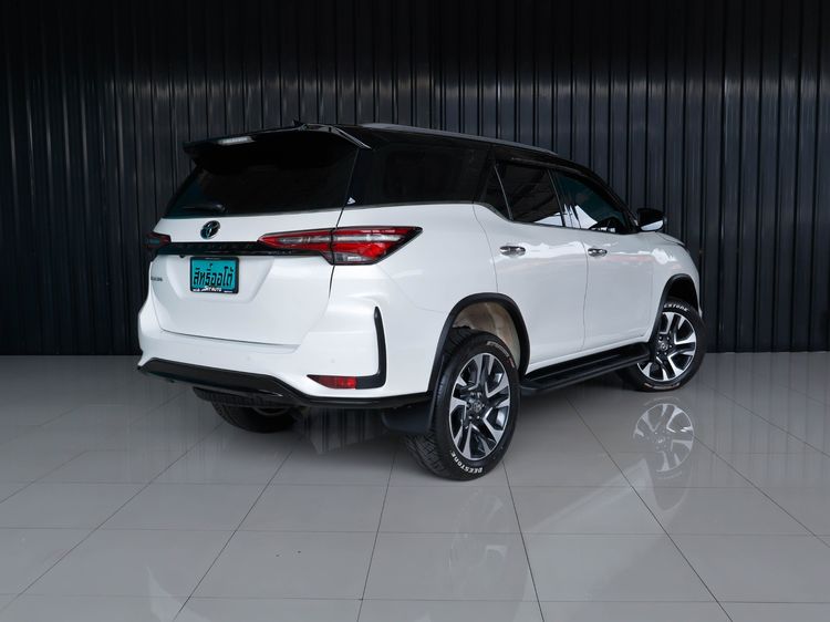 Toyota Fortuner 2020 2.4 Legender Utility-car ดีเซล ไม่ติดแก๊ส เกียร์อัตโนมัติ ขาว รูปที่ 4