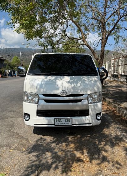 รถ Toyota Hiace 3.0 Economy สี ขาว