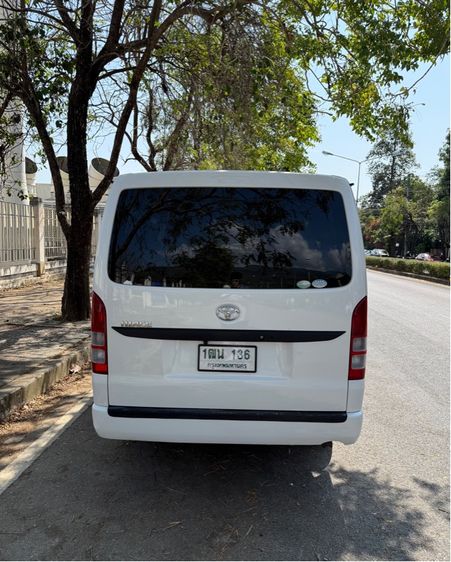 Toyota Hiace 2014 3.0 Economy Van ดีเซล ไม่ติดแก๊ส เกียร์ธรรมดา ขาว รูปที่ 2