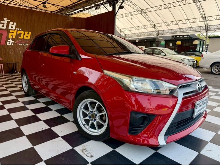 Toyota Yaris 2017 1.2 E Sedan เบนซิน เกียร์อัตโนมัติ แดง รูปที่ 3
