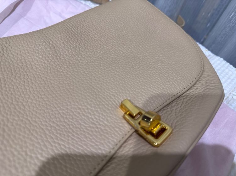 กระเป๋า Coccinelle สีเบจสวย รูปที่ 6