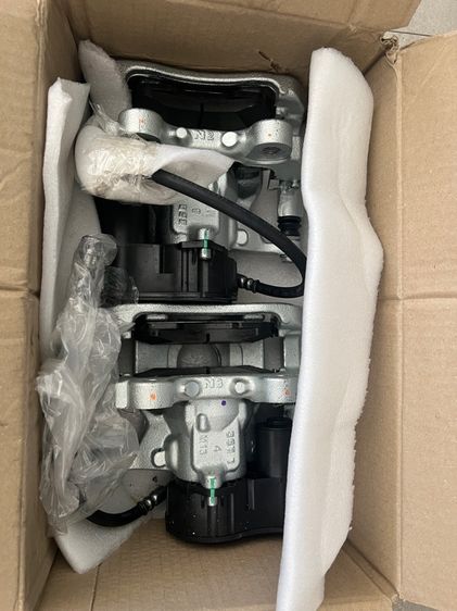 ชุดเบรกเดิมแท้ศูนย์ ถอดจาก  Ford Everest Titanium