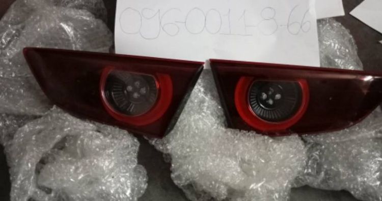 ไฟทับทิมฝาท้าย มาสด้า3