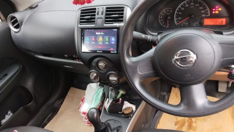 Nissan Almera 2012 1.2 E Sedan เบนซิน ไม่ติดแก๊ส เกียร์ธรรมดา ดำ รูปที่ 2