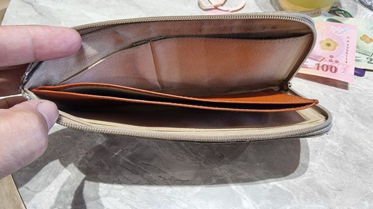 กระเป๋าหนังแบนด์แท้ญี่ปุ่นมือ2 รูปที่ 5