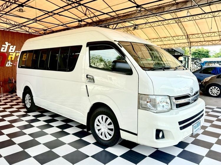รถ Toyota Commuter 2.7 สี ขาว