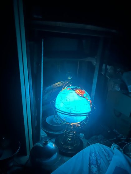 ไฟและโคมไฟเก่า ลูกโลกโคมไฟหมุนได้เก่า