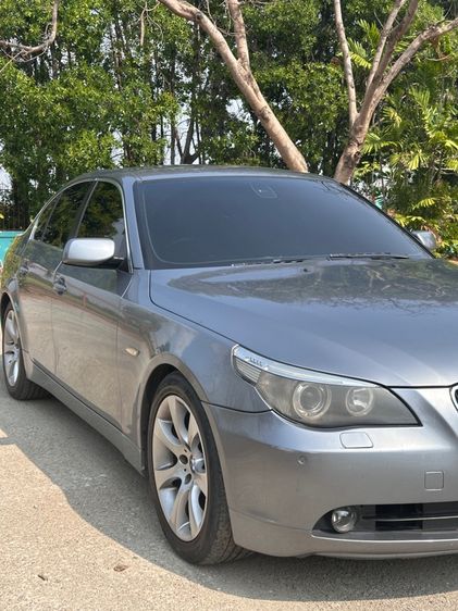 รถ BMW Series 5 525i สี เทา