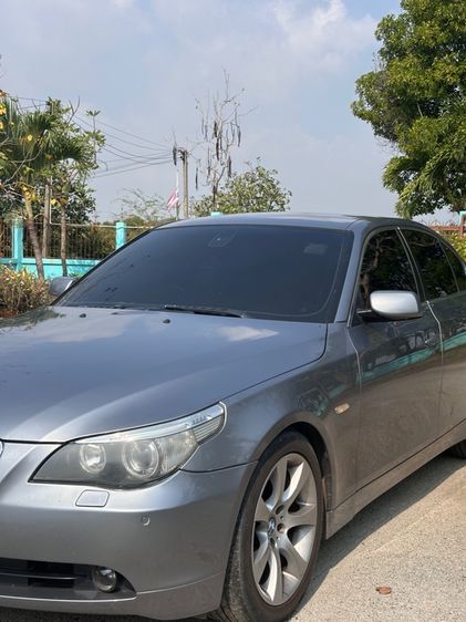 BMW Series 5 2004 525i เบนซิน ไม่ติดแก๊ส เกียร์อัตโนมัติ เทา รูปที่ 2