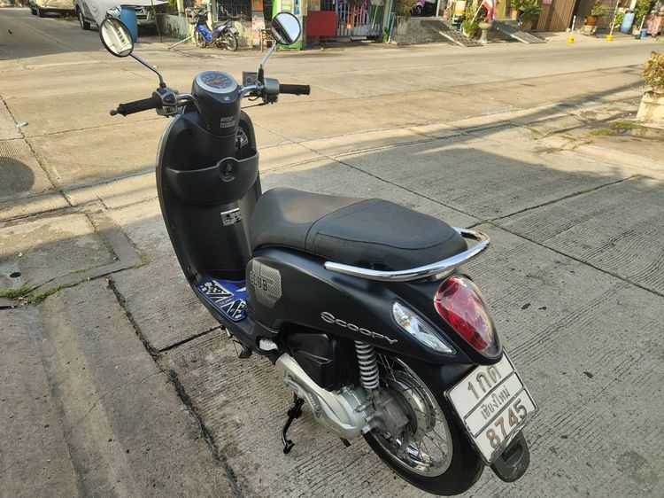 🛵ยังไงก็ขาย SCOOPY-i ปี 58 เครื่องดี สีสวย สตาร์ทมือ เล่มชุดโอนครบ+เปลี่ยนถ่ายน้ำมันเครื่องฟรี ส่งฟรี30 ก.ม รูปที่ 6