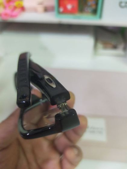 แว่นตา OAKLEY 81LH 005 ขนาด 54 16 140 สภาพดี ไม่มีรอย เลนส์ กรองแสง เอาไปตัดใส่เลนส์ ใหม่ได้เลยครับทรงสวยๆ รูปที่ 7