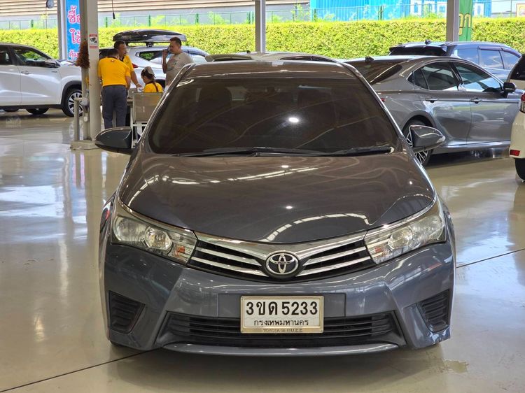 Toyota Altis 2015 1.8 E Sedan เบนซิน ไม่ติดแก๊ส เกียร์อัตโนมัติ เทา รูปที่ 2