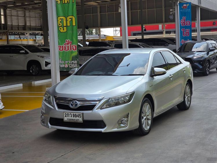 รถ Toyota Camry 2.5 HV สี เทา