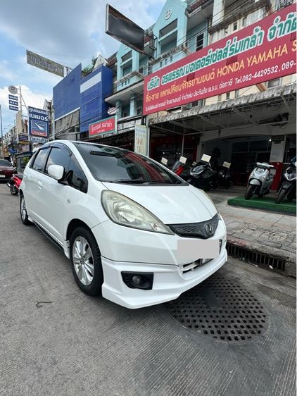 Honda Jazz 2012 1.5 V i-VTEC Van เบนซิน ไม่ติดแก๊ส เกียร์อัตโนมัติ ขาว รูปที่ 3