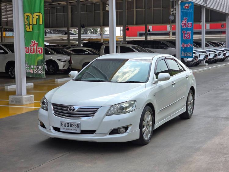 รถ Toyota Camry 2.0 G Extremo สี ขาว