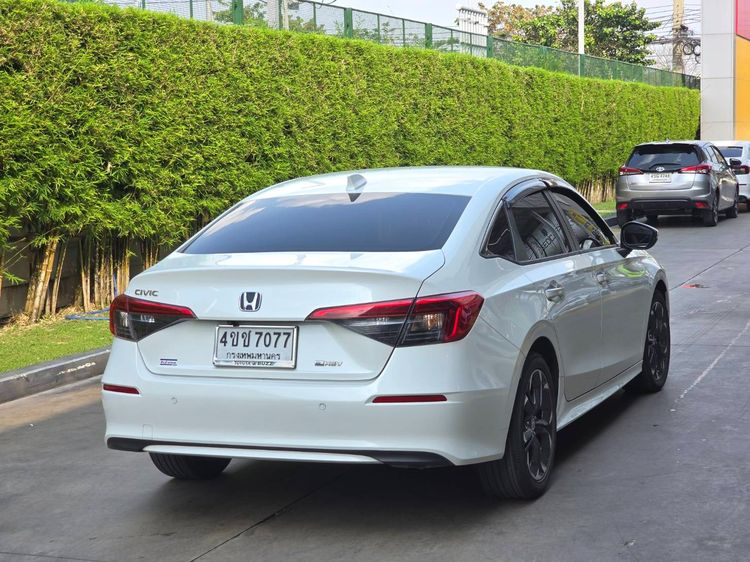 Honda Civic 2022 2.0 eHEV EL+ Sedan ไฮบริด ไม่ติดแก๊ส เกียร์อัตโนมัติ ขาว รูปที่ 4