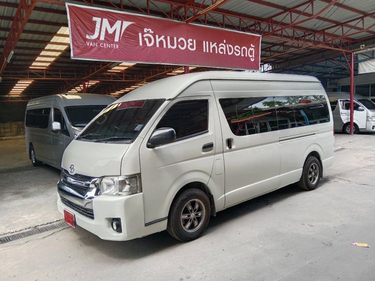 Toyota Commuter 2017 3.0 Van ดีเซล ไม่ติดแก๊ส เกียร์ธรรมดา ขาว รูปที่ 2