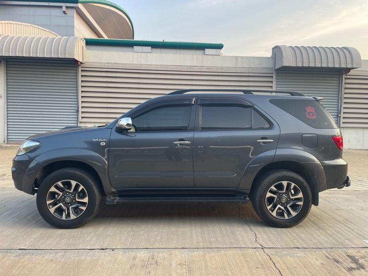Toyota Fortuner 2005 3.0 V 4WD Utility-car ดีเซล ไม่ติดแก๊ส เกียร์อัตโนมัติ เทา รูปที่ 4