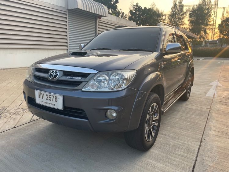 Toyota Fortuner 2005 3.0 V 4WD Utility-car ดีเซล ไม่ติดแก๊ส เกียร์อัตโนมัติ เทา รูปที่ 3