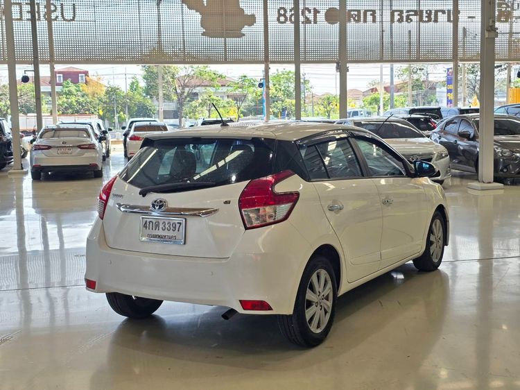 Toyota Yaris 2015 1.2 G Sedan เบนซิน ไม่ติดแก๊ส เกียร์อัตโนมัติ ขาว รูปที่ 4