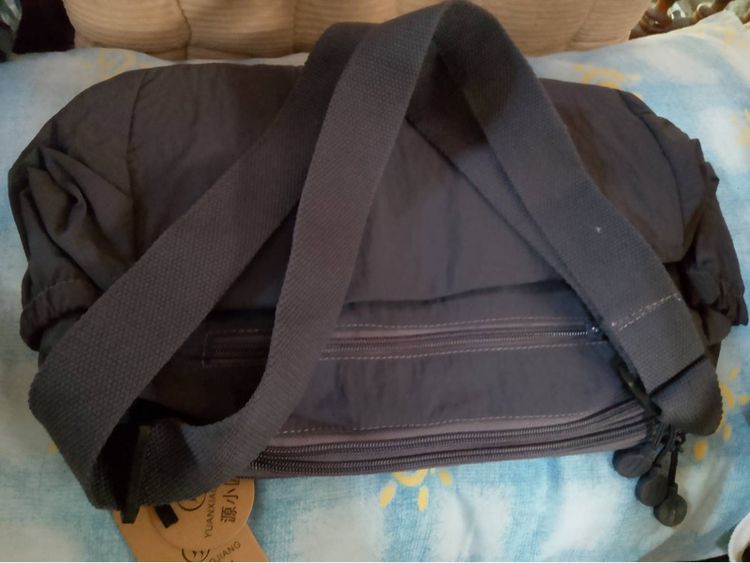 กระเป๋าผ้าสีดำและสีม่วง รูปที่ 2