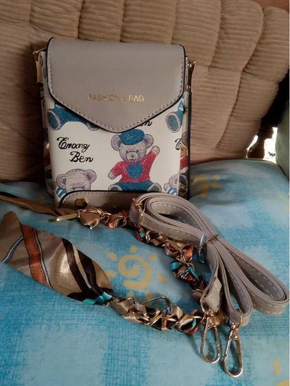 กระเป๋าสะพาย