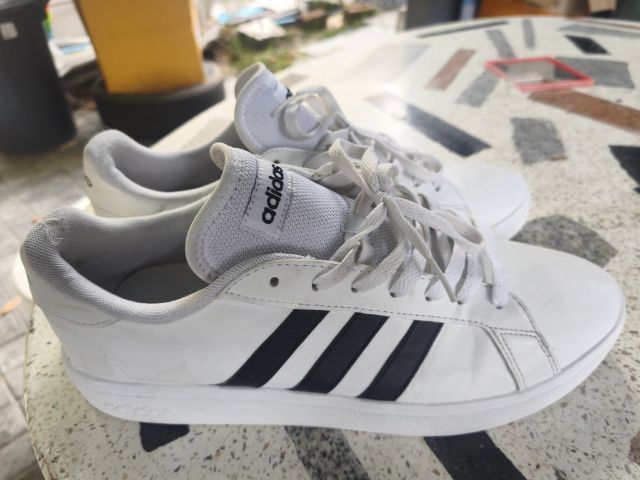 ขายรองเท้ามือสอง adidas เบอร์ us11 รูปที่ 3