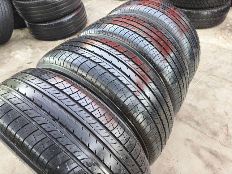 ยาง Yokohama bluearth E70 215 55 17 ปี 25 ชุดละ 5,000 บาทครับ