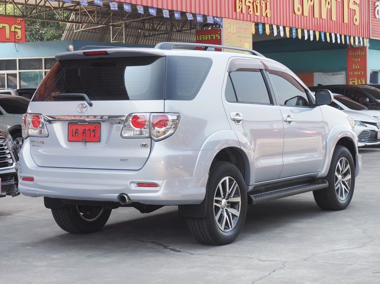 Toyota Fortuner 2013 3.0 V Utility-car ดีเซล ไม่ติดแก๊ส เกียร์อัตโนมัติ ขาว รูปที่ 4