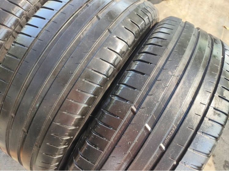 ยางมิชลิน Pilot Sport SUV 225 55 19 ปี 25 ชุดละ 6,000 บาทครับ