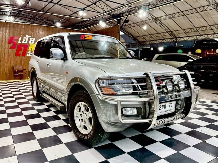 รถ Mitsubishi Pajero 3.5 GLS 4WD สี ครีม