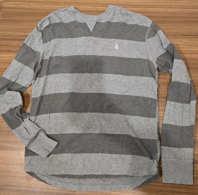 เสื้อแขนยาว Volcom Mini Logo