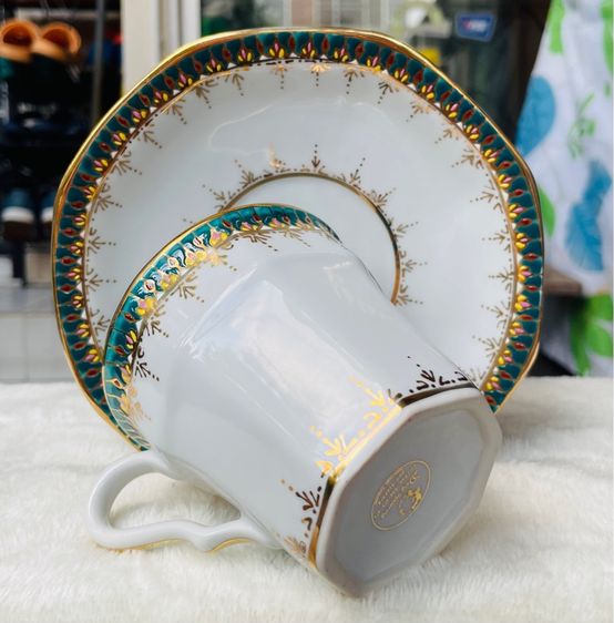 เก็บใหม่ ชุดถ้วยกาแฟ พร้อมจานรอง เบญจรงค์น้ำทองลายนูน Benjarong Coffee Cup and Saucer รูปที่ 4