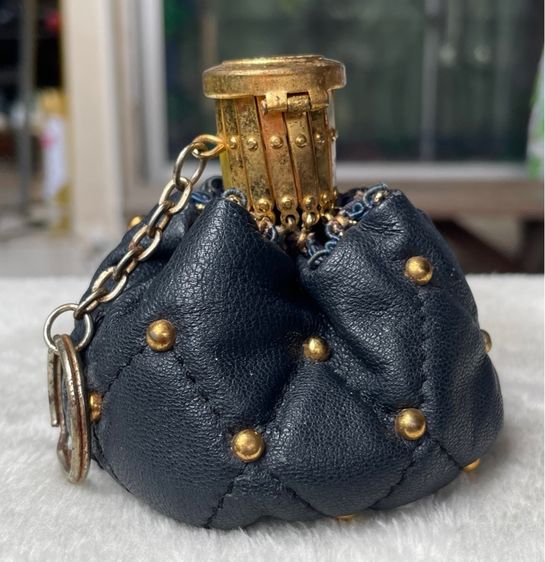 กระเป๋าหนังแท้ กระเป๋าใส่เศษสตางค์ Vintage black leather quilted drawstring Mini pouch