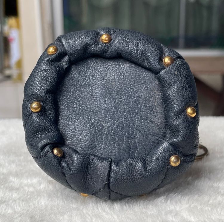 กระเป๋าหนังแท้ กระเป๋าใส่เศษสตางค์ Vintage black leather quilted drawstring Mini pouch รูปที่ 10