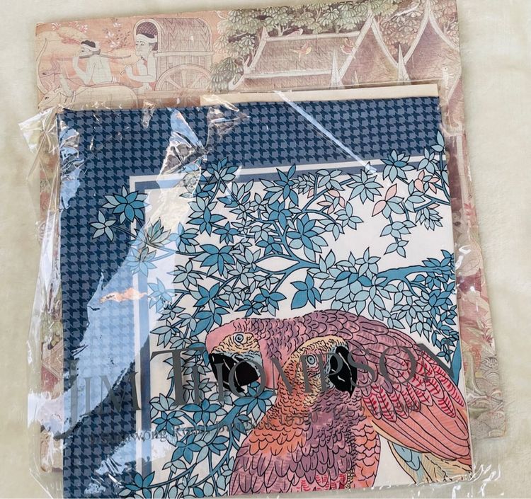 เก็บเก่า ผ้าเช็ดหน้าผ้าไหม จิมทอมป์สัน Jim Thompson Thai Silk 100 เปอร์เซ็นต์, Vintage Handkerchief, Parrots Floral รูปที่ 5