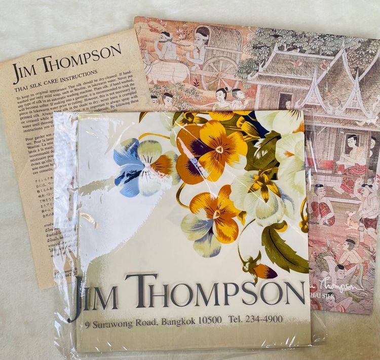เก็บเก่า ผ้าเช็ดหน้าผ้าไหม จิมทอมป์สัน Jim Thompson Thai Silk 100 เปอร์เซ็นต์, Vintage Handkerchief, Floral Scarf Square Tropical Flowers รูปที่ 5