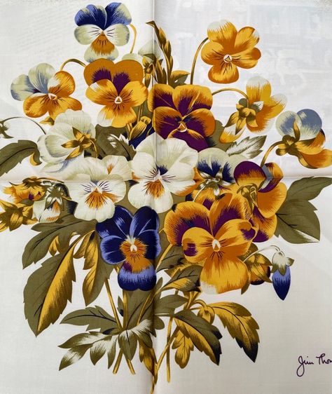 เก็บเก่า ผ้าเช็ดหน้าผ้าไหม จิมทอมป์สัน Jim Thompson Thai Silk 100 เปอร์เซ็นต์, Vintage Handkerchief, Floral Scarf Square Tropical Flowers รูปที่ 3