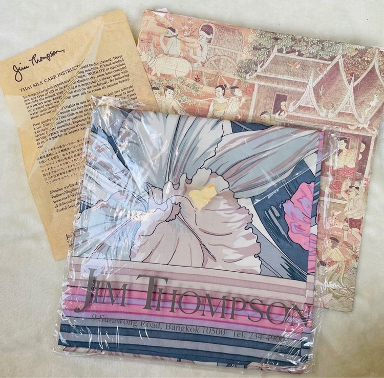 เก็บเก่า ผ้าพันคอ ผ้าคลุมไหล่ผ้าไหมจิมทอมป์สัน Jim Tompson Silkscarf Hibiscus Floral Pattern Silk Silk 100 เปอร์เซ็นต์ Ladies Scarf รูปที่ 7