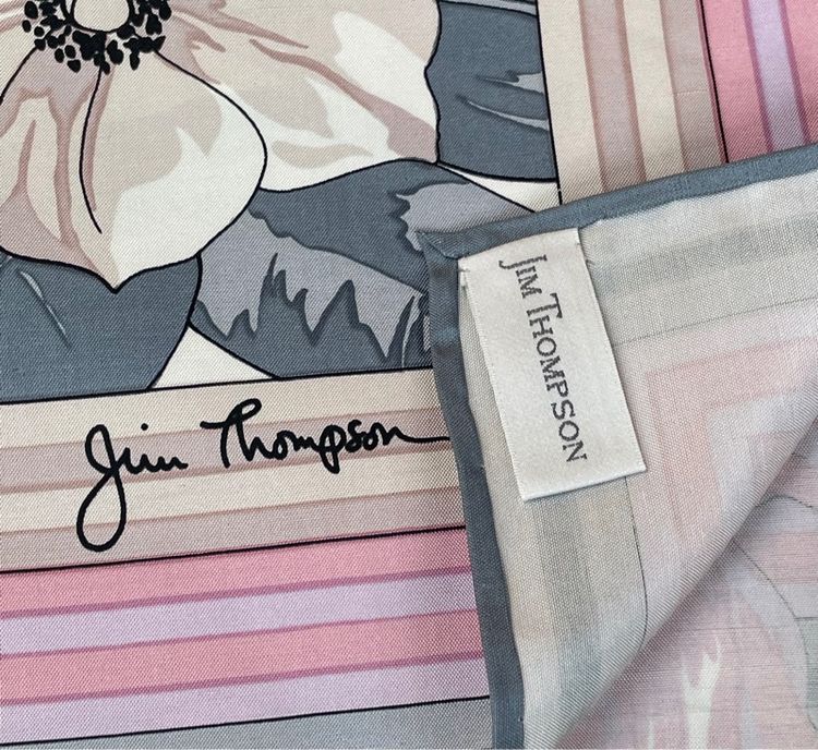 เก็บเก่า ผ้าพันคอ ผ้าคลุมไหล่ผ้าไหมจิมทอมป์สัน Jim Tompson Silkscarf Hibiscus Floral Pattern Silk Silk 100 เปอร์เซ็นต์ Ladies Scarf รูปที่ 5