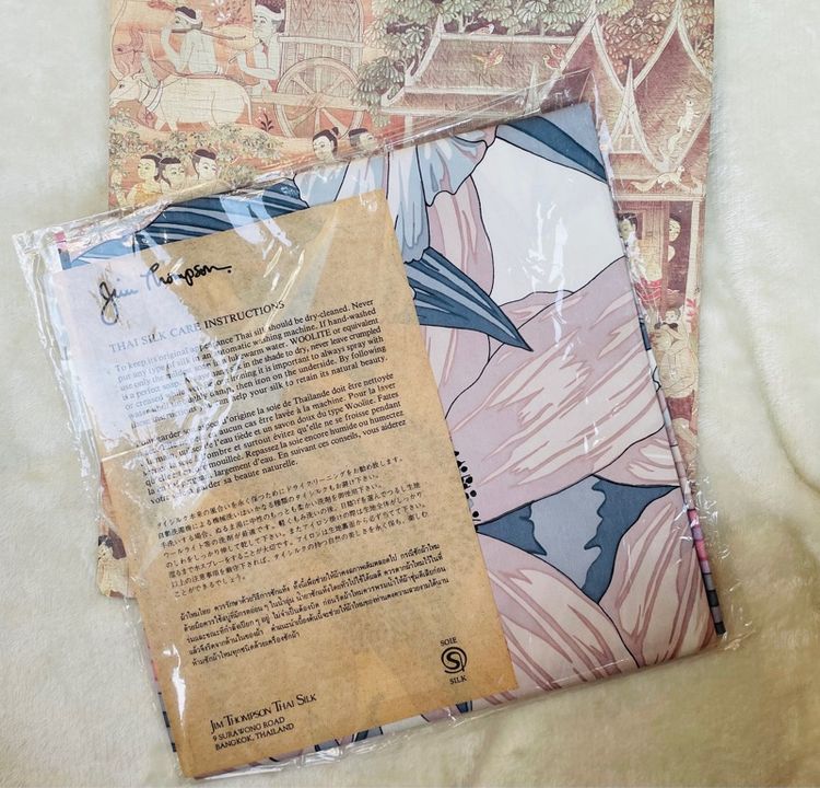 เก็บเก่า ผ้าพันคอ ผ้าคลุมไหล่ผ้าไหมจิมทอมป์สัน Jim Tompson Silkscarf Hibiscus Floral Pattern Silk Silk 100 เปอร์เซ็นต์ Ladies Scarf รูปที่ 8