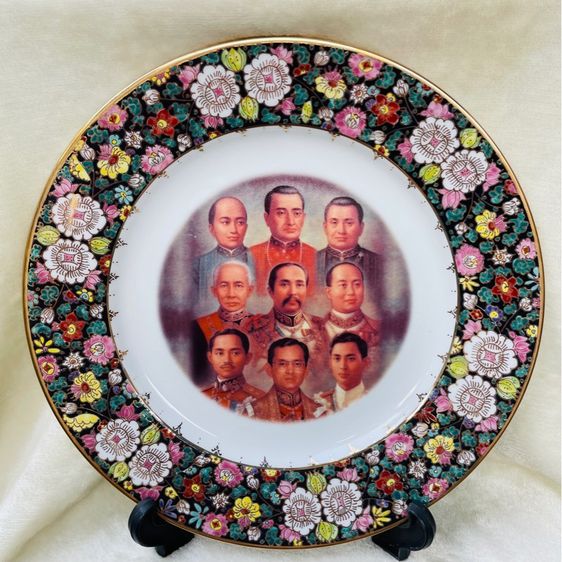 จานโชว์เบญจรงค์ 9 รัชกาล ราชวงศ์จักรี เนื้อกระเบื้อง Benjarong Show Plate the Chakri Dynasty of Thailand รูปที่ 2