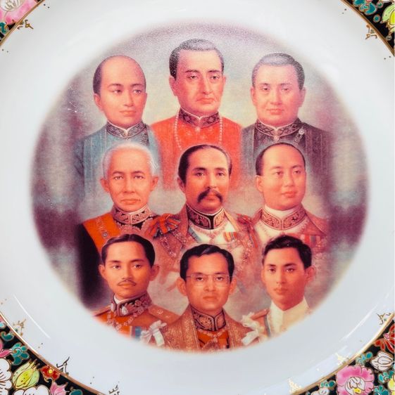 จานโชว์เบญจรงค์ 9 รัชกาล ราชวงศ์จักรี เนื้อกระเบื้อง Benjarong Show Plate the Chakri Dynasty of Thailand รูปที่ 4