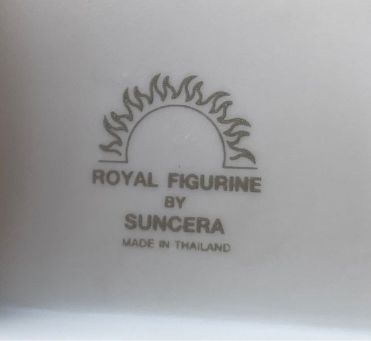 ตุ๊กตาการละเล่นไทย เด็กตีวงล้อ ตีลูกล้อ Royal Porcelain Figurine Boy Doll Collection CHILDREN AT PLAY by Suncera รูปที่ 10