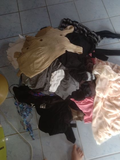 เสื้อผ้ามือสอง แบบคละ สภาพดี รูปที่ 2