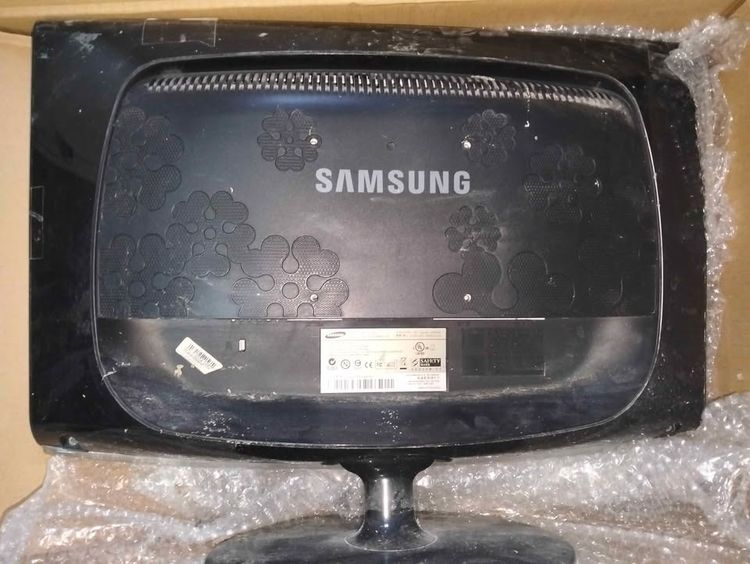 จอคอม Samsung SyncMaster 2033SW  20 นิ้ว  ( ตำหนิฟิล์มเสื่ิอม มุมขวา)   รูปที่ 3