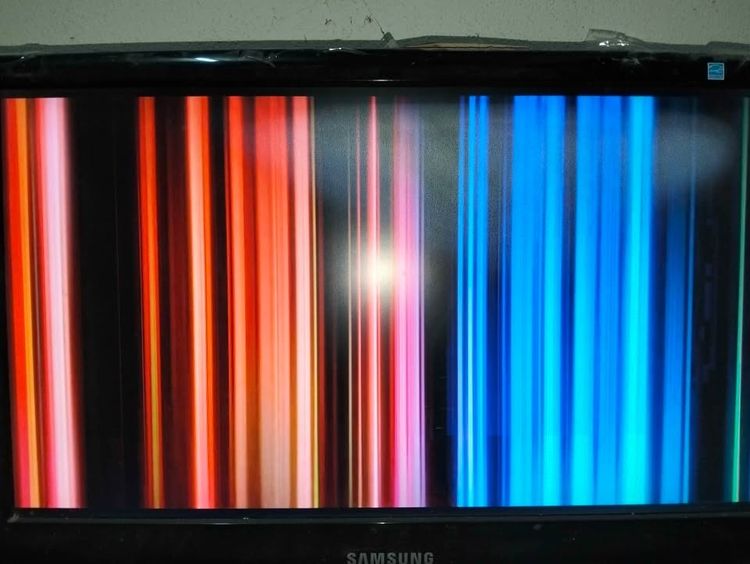 จอคอม Samsung SyncMaster 2033SW  20 นิ้ว  ( ตำหนิฟิล์มเสื่ิอม มุมขวา)   รูปที่ 2