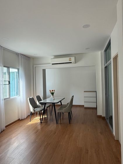 ตกแต่งครบ บ้านแฝดรีโนเวท รูปที่ 2