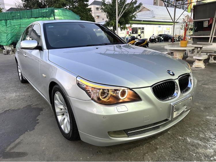 BMW Series 5 2009 520d Sedan ดีเซล ไม่ติดแก๊ส เกียร์อัตโนมัติ เทา รูปที่ 3